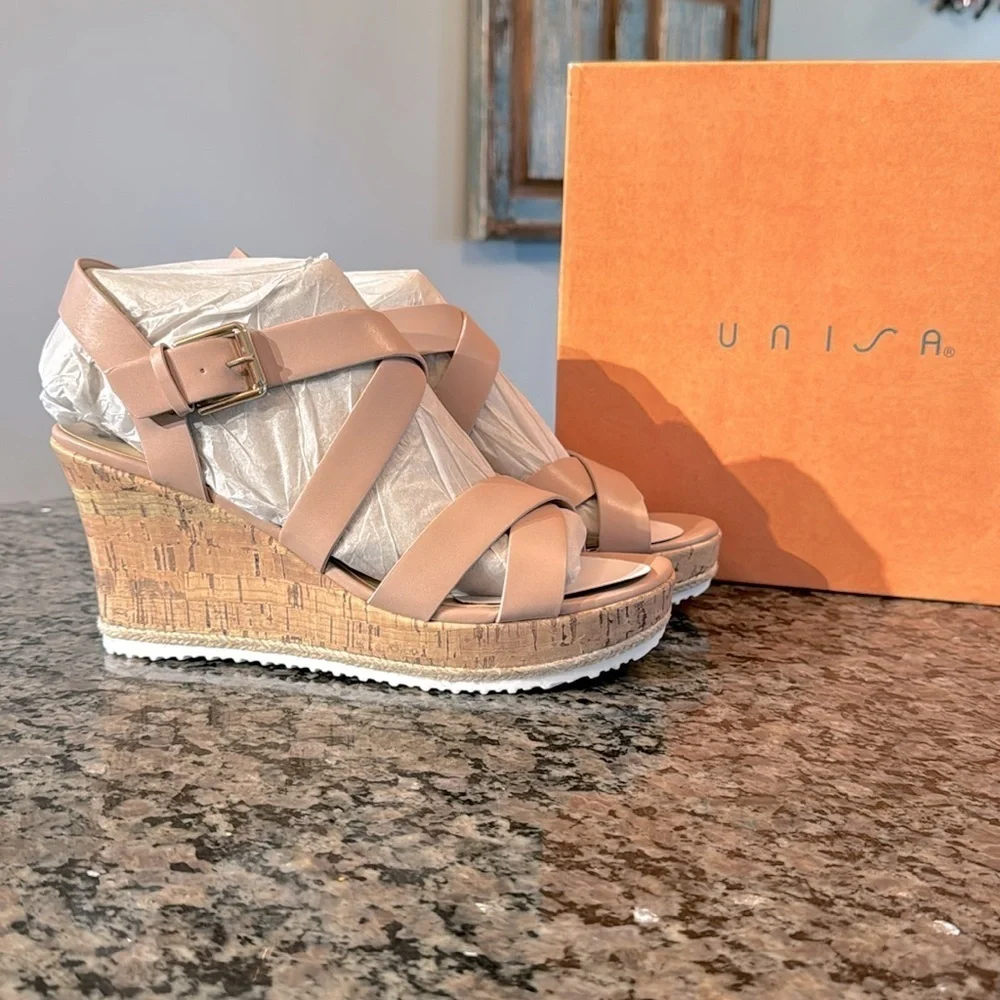 Unisa light pink wedge sandal NIB 9.5